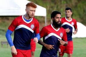Série B: Perto de retornar ao time, lateral do Bahia elogia efetivação de Charles Fabian