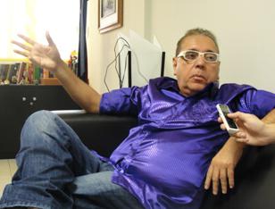 Mario Freitas comanda o esporte na Rádio Excelsior de Salvador 