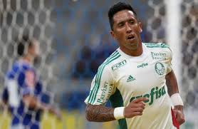 Barcelona mira contratação de Paolo Guerrero e Lucas Barrios, diz jornal