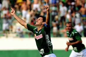 Série C: Fumagalli faz terceira apresentação oficial pelo Bugre em quatro anos