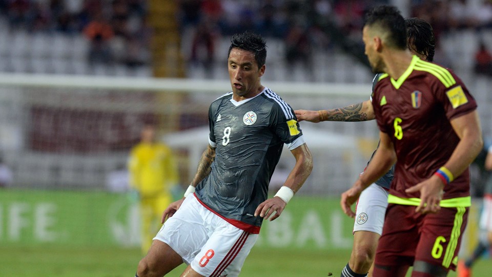 Barrios passa em branco, mas Paraguai vence a Venezuela