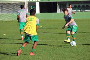 Chapecoense pode descansar após goleada e Guto Ferreira tira proveito