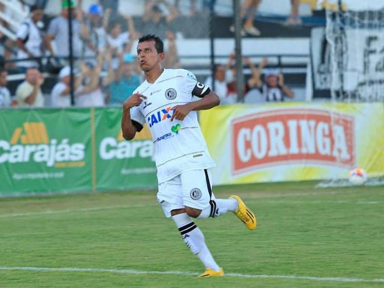 Didira negou ter um pré-contrato firmado com o CSA e garante foco nas quartas da Série C