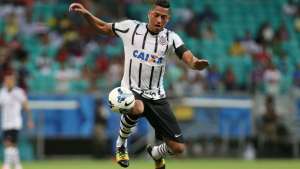 Com renovação incerta, Ralf pode trocar Corinthians por rivais do Brasileirão