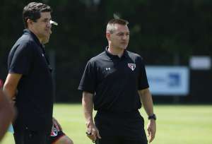 Em 1º treino tático com Doriva no comando, São Paulo é armado com Breno na zaga