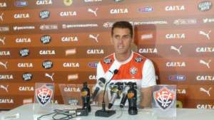 Série B: Com retornos e improviso na direita, Vagner Mancini define os titulares no Vitória