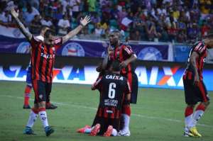 SÉRIE B: Em jogo isolado, Vitória encara Boa Esporte para encostar no líder Botafogo, que joga terça