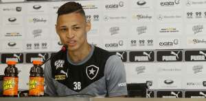 Série B: Neilton se diz feliz no Botafogo, mas desconversa sobre renovação