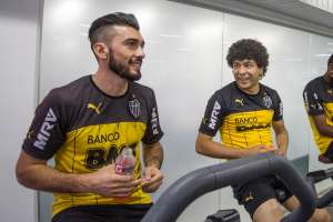 Levir Culpi testa time titular do Atlético-MG sem Dátolo em treino para pegar Internacional