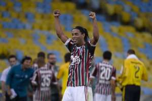 Destino de Ronaldinho Gaúcho pode ser o futebol da Malásia
