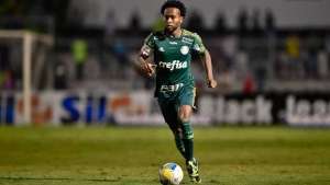 Zé Roberto e Robinho participam de treino físico no Palmeiras