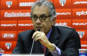 Presidente do São Paulo, Carlos Miguel Aidar, anuncia renúncia