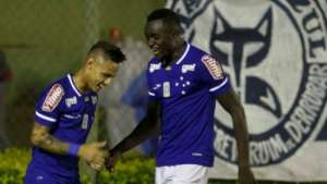 Recuperados, Joel e Júlio Baptista são liberados para treinos físicos no Cruzeiro