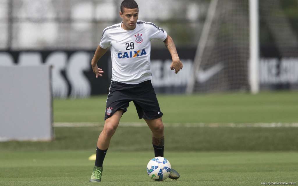 Arana ainda se recupera de lesão muscular, mas pode ser o substituto de Uendel