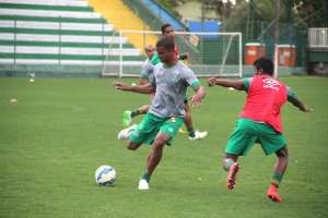 Chapecoense tem visita especial no dia das crianças, mas treina dobrado