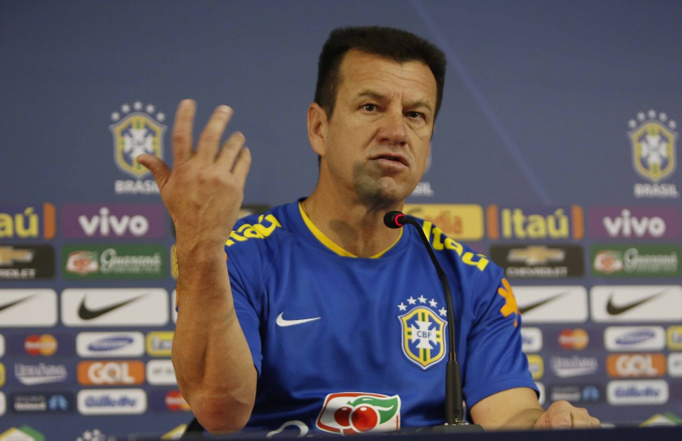 Assim como antes da estreia, Dunga mantém enigma e não revela a escalação