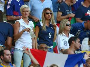 Atacante da Seleção Francesa é preso por ameaçar meia com vídeo erótico