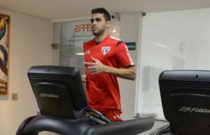 Alan Kardec celebra retorno ao São Paulo após seis meses