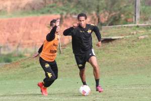 Série B: Destaque no primeiro semestre, lateral-direito Jonas deixa o Criciúma