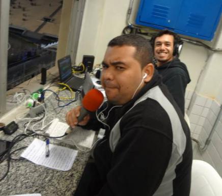 César Tavares comanda a equipe de esportes da Rádio Conexão FM, emissora parceira do Futebol Interior