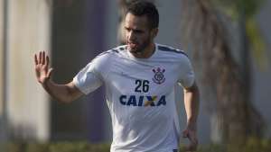 Tite confirma Gil e Renato Augusto no Corinthians; Elias fica no banco