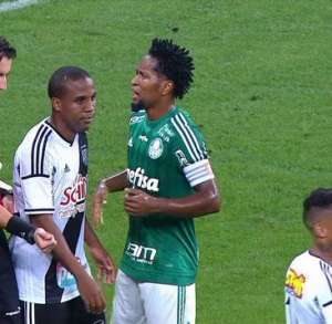 Após derrota, Zé Roberto minimiza vaias mas dá razão à torcida: 