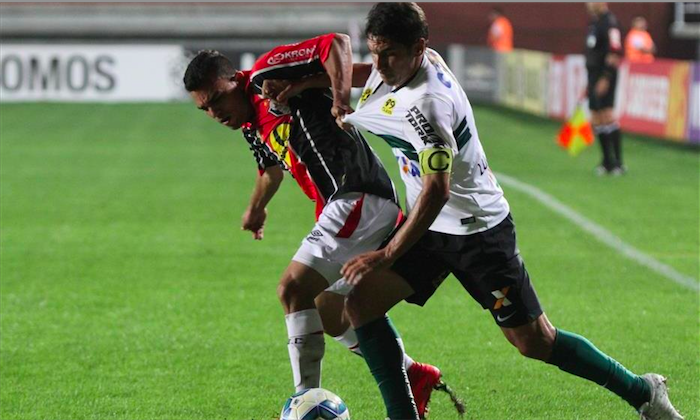 Marcelinho Paraíba, Rafael Donato e Kadu marcaram para o JEC, enquanto Henrique Almeida descontou para o Coxa. - Coritiba Oficial