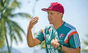 Técnico diz que gols do Fluminense foram treinados e descarta poupar domingo