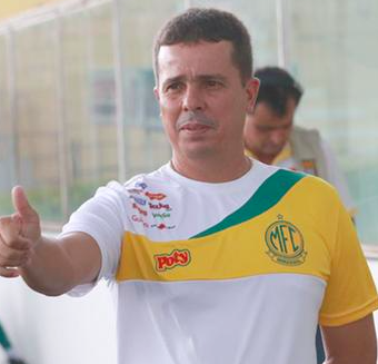 Técnico Evaristo Piza, o único classificado com antecedência.