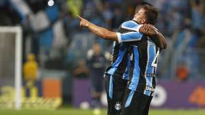 Grêmio 1 x 0 Santos - Peixe vai na onda dos concorrentes pelo G4 e também não pontua na rodada