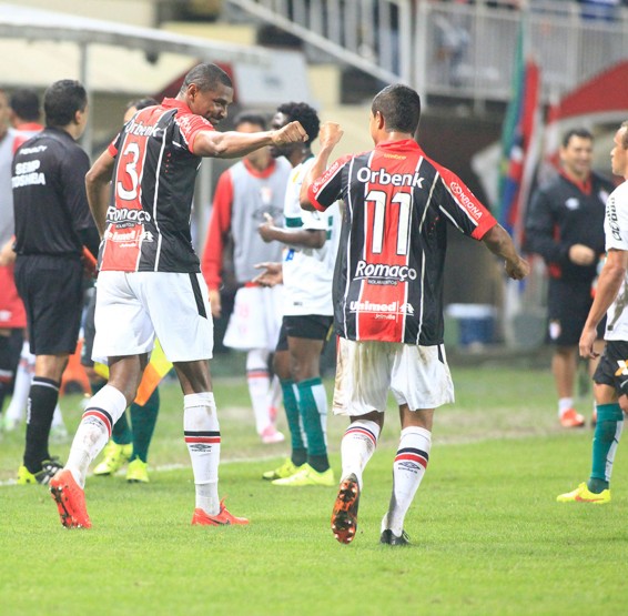 Joinville venceu bem na última rodada, 3 a 1 contra o Coritiba