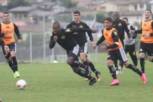 Criciúma x Ceará - Confronto direto é chance de ouro do desesperado Vozão