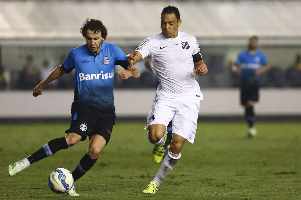 Galhardo pode ficar no Grêmio em 2016