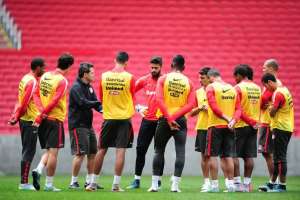 D'Alessandro fica no banco do Inter contra Flamengo após lesão