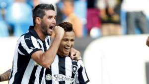 Em goleada, torcida do Botafogo xinga Dunga em apoio a Jefferson