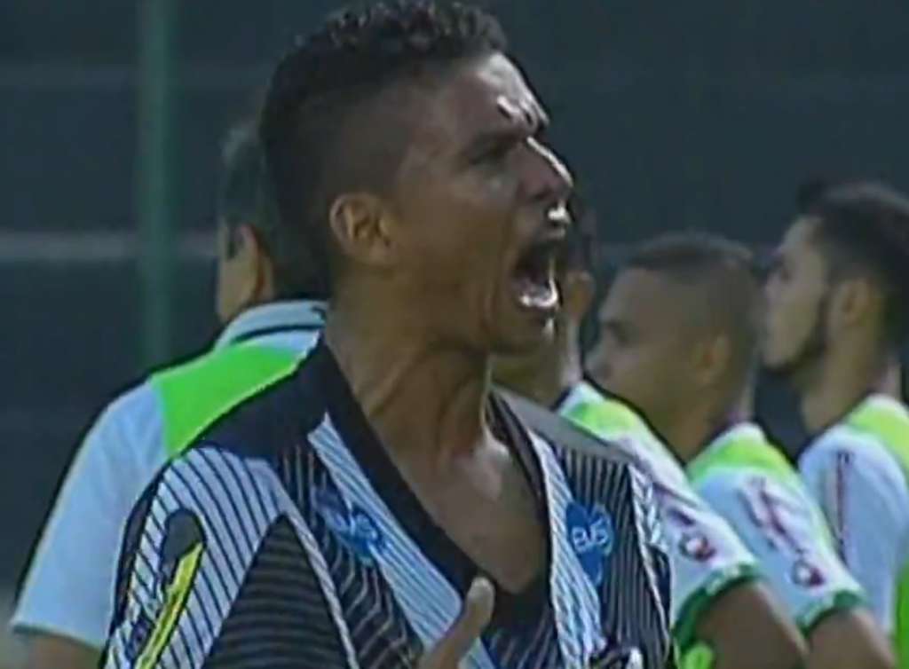 Erivélton marcou o segundo gol da vitória do ABC por 4 a 2 contra o América-MG na Série B