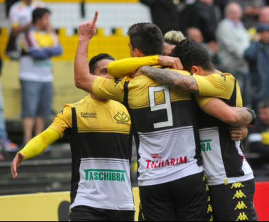 Criciúma enfiou 3 a 0 no Ceará, cotadíssimo para disputar Série C em 2016