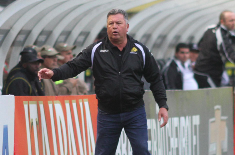 Técnico Roberto Cavalo estréia com bela vitória. - criciumaec.com.br