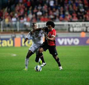 Joinville 1 x 0 Figueirense - JEC deixa a lanterna do Brasileirão