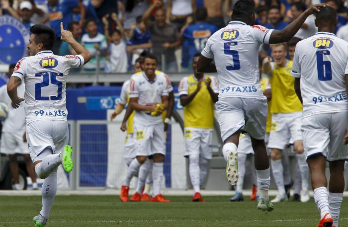 William confirma boa fase e comemora mais um gol pelo Cruzeiro em cima do Fluminense