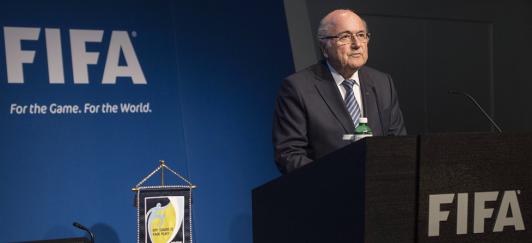 Blatter ainda continua a frente da Fifa, envolta a suspeitas, acusações e desmoralização total