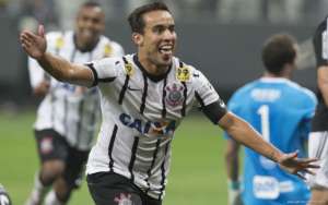 Artilheiro do Corinthians no Brasileiro, Jadson participará de sessão de autógrafos em Guarulhos