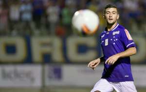 De Arrascaeta vai ganhando confiança da torcida do Cruzeiro e fala sobre bom momento