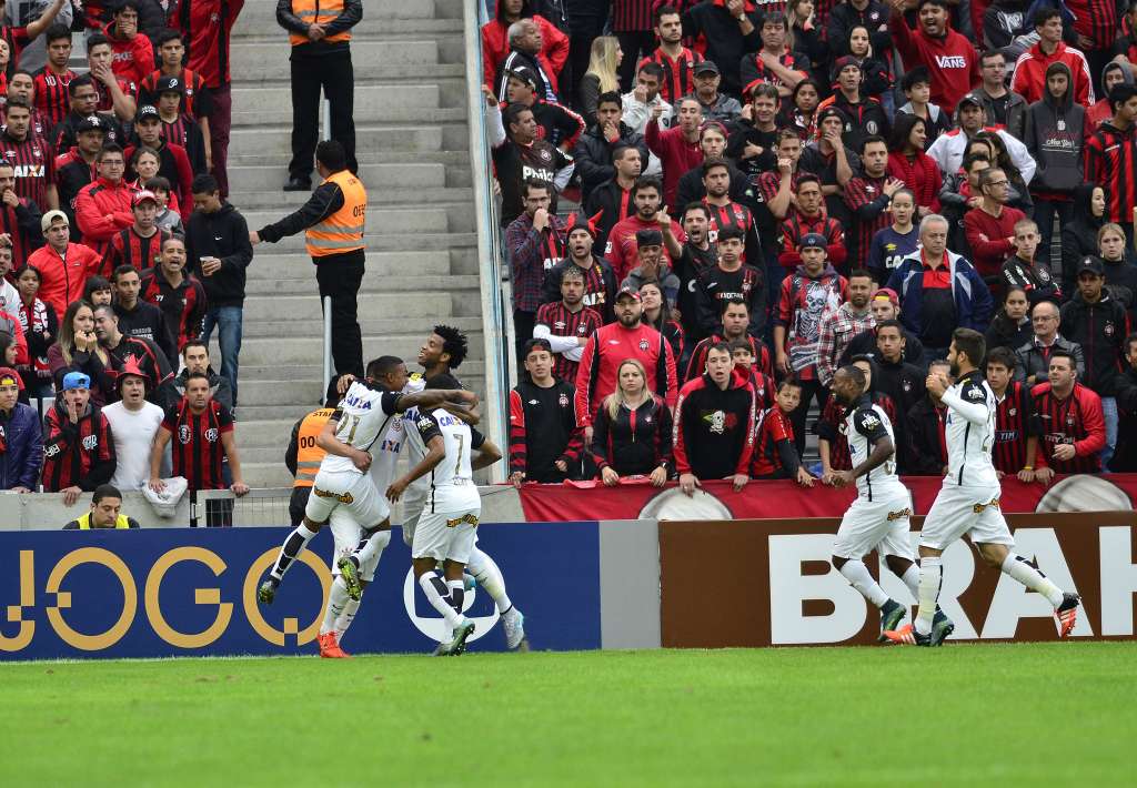 Corinthians na liberta e perto do título do Brasileirão. Quem segura?