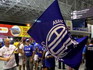 Série C: Após eliminação, torcida do Confiança recebe delegação com festa e pede: 