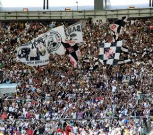 Após briga por setor no Maracanã, Vasco vai mandar clássico no Engenhão