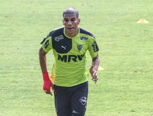 Leonardo Silva e Dátolo treinam e podem voltar ao Atlético-MG