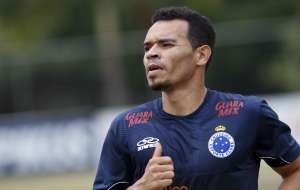 Lateral Ceará revela proposta da China e define seu futuro no Cruzeiro