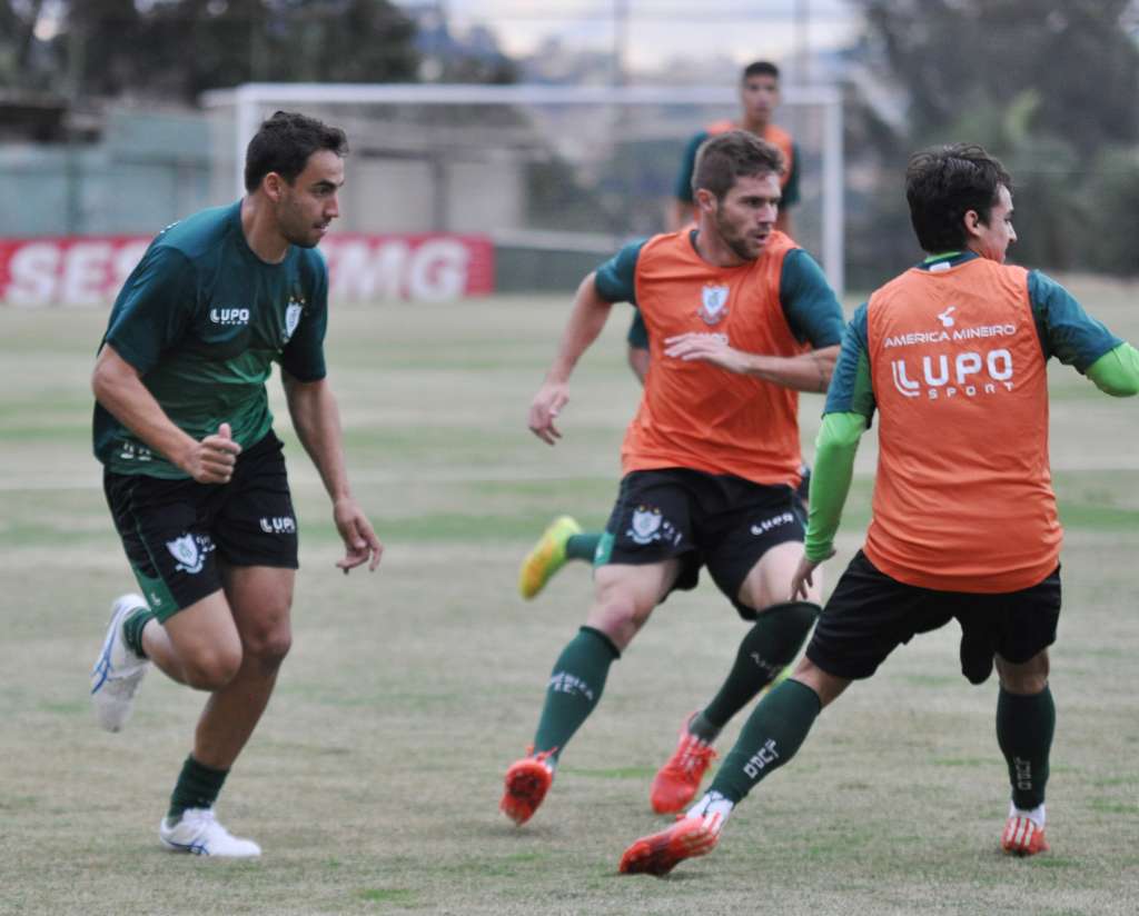 América treina forte para enfrentar o Oeste