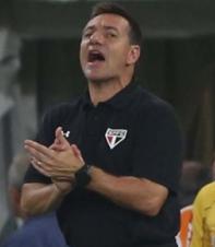Doriva já está com cabeça a prêmio no São Paulo
